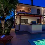 Holiday Home Villa Pula